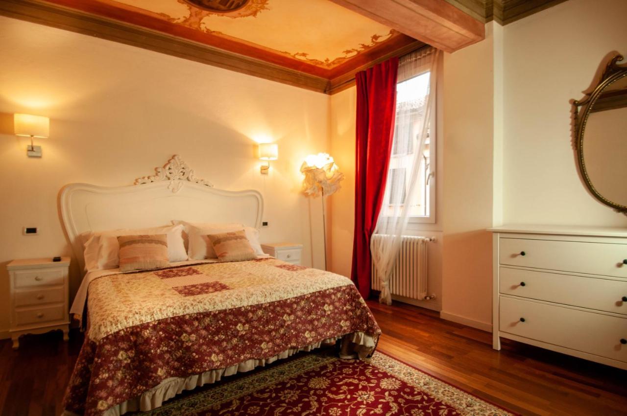 בולוניה Porta Antica Apartment מראה חיצוני תמונה